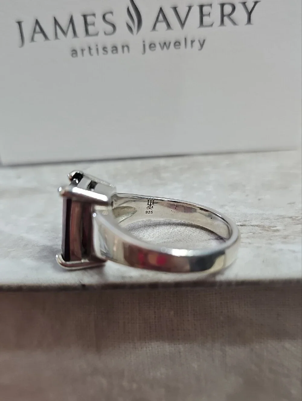RETIRED James Avery Sterling Silver Bella Ring Garnet Size 8 Mint Condition